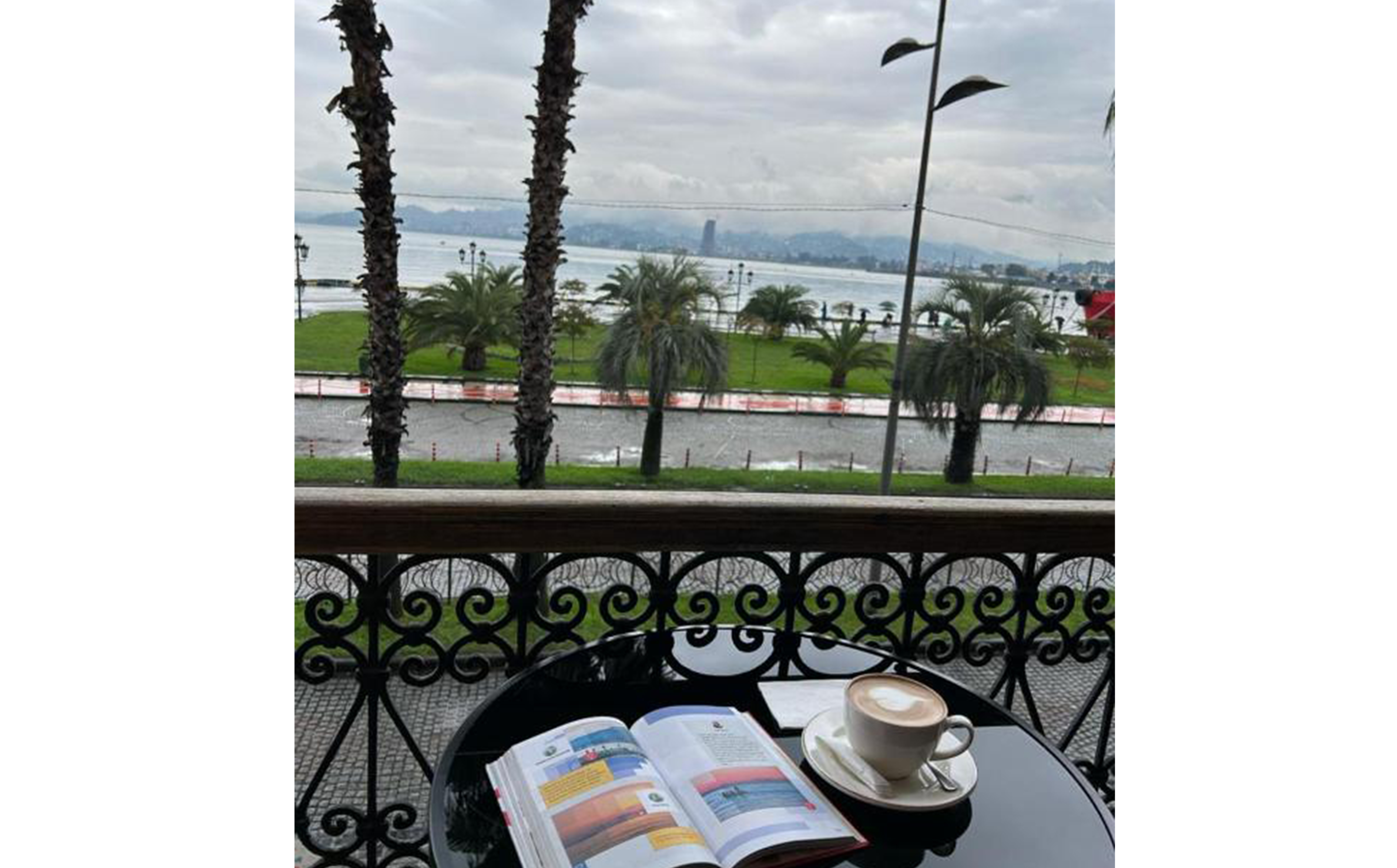 ბათუმში, ნომრები 2, 3 და 4 სტუმარზე ხედით ან ხედის გარეშე