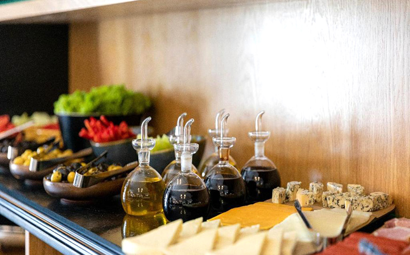 კახეთში, ნომერი 2 ან 3 სტუმარზე საუზმით, შიდა და ღია აუზით, საუნით და საბილიარდო სივრცით