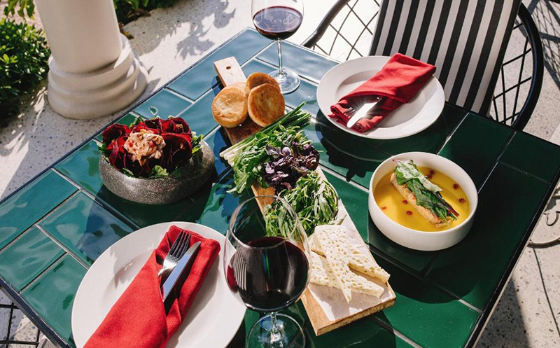 კახეთში, ნომერი 2 ან 3 სტუმარზე საუზმით, შიდა და ღია აუზით, საუნით და საბილიარდო სივრცით