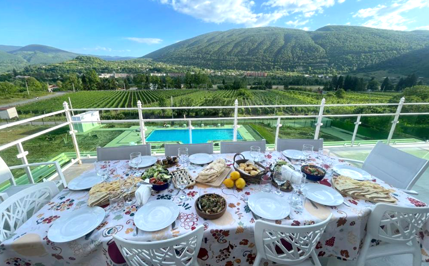 რაჭაში ნომრები საუზმით 2,3 ან 4 სტუმარზე