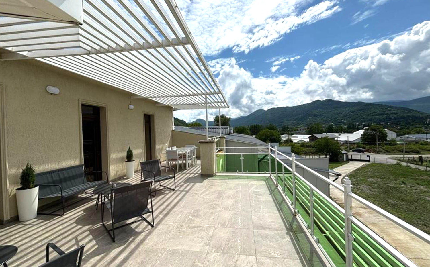 რაჭაში ნომრები საუზმით 2,3 ან 4 სტუმარზე