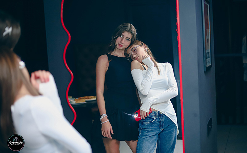 დახურული თინეიჯერული წვეულება 15 სტუმარზე