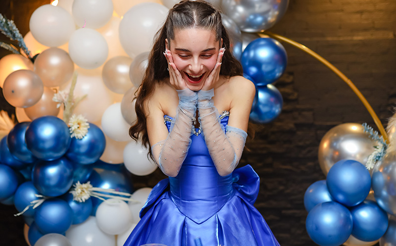 დახურული თინეიჯერული წვეულება 15 სტუმარზე