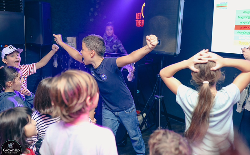 10, 15, 20, 25 მოზარდზე NERF Strike Mission წვეულება