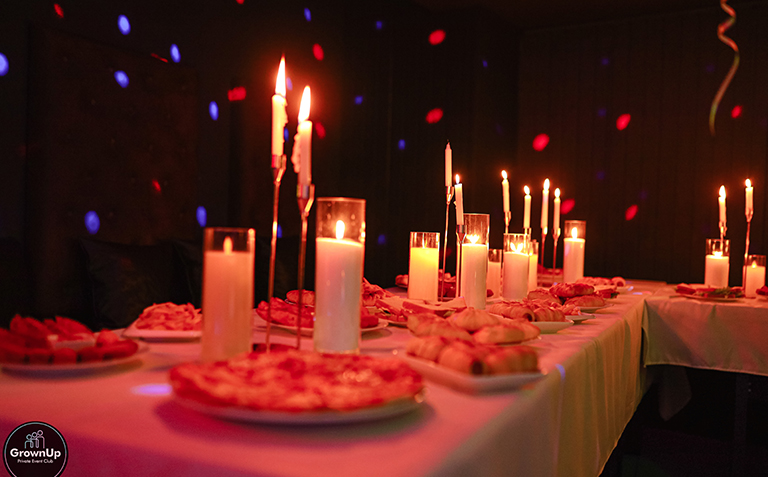 20 თინეიჯერზე, დახურული წვეულება ივენთ კლუბში