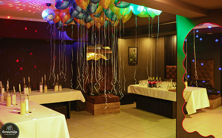 20 თინეიჯერზე, დახურული წვეულება ივენთ კლუბში