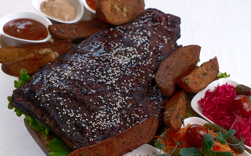 12 სტუმარზე უგემრიელესი კერძები და სასმელი