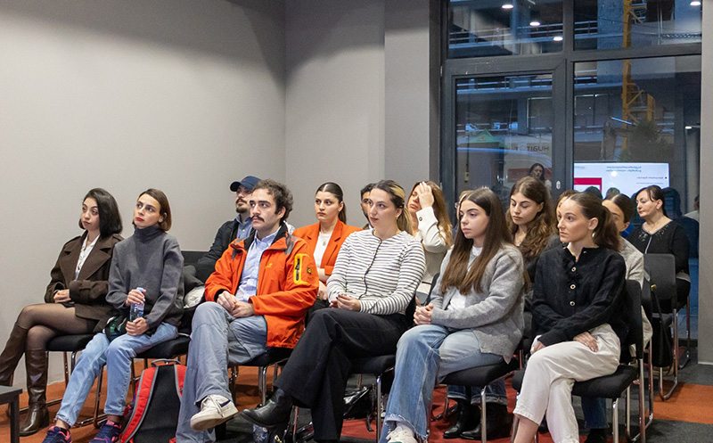 სამუშაო, შეხვედრების ან საკონფერენციო სივრცის დაქირავება დღიურად ან თვიურად