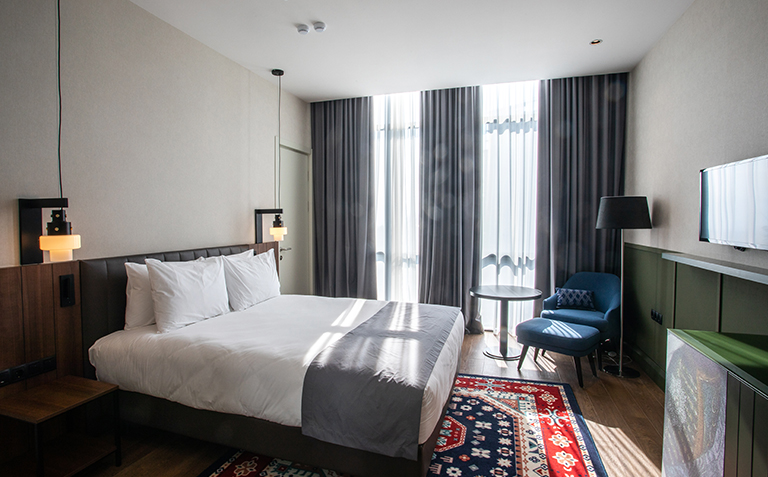 ნომერი 2 სტუმარზე საუზმით/საუზმის გარეშე, დახურული აუზი, საუნა, ფიტნეს სივრცე კახეთში