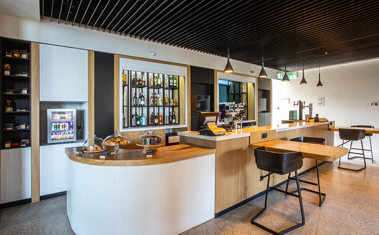 ნომერი 2 სტუმარზე საუზმით/საუზმის გარეშე, დახურული აუზი, საუნა, ფიტნეს სივრცე კახეთში