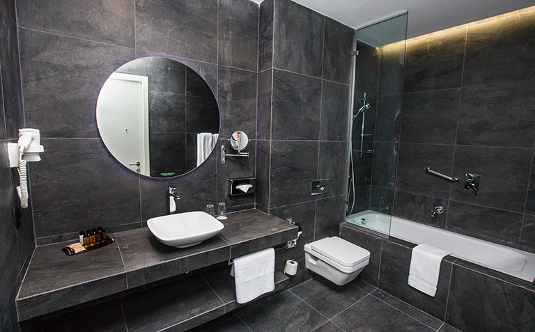 ნომერი 2 სტუმარზე საუზმით/საუზმის გარეშე, დახურული აუზი, საუნა, ფიტნეს სივრცე კახეთში