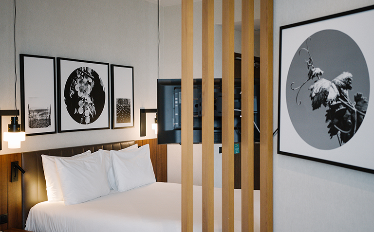 ნომერი 2 სტუმარზე საუზმით/საუზმის გარეშე, დახურული აუზი, საუნა, ფიტნეს სივრცე კახეთში