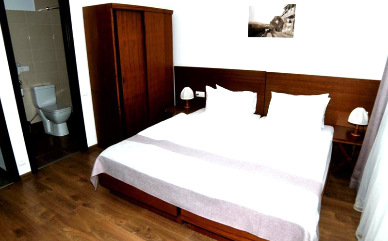 30 დეკემბერი - 4 იანვარი, ნომრები 2 სტუმარზე მთის ხედით, საუზმით, საუნით და ჯაკუზით