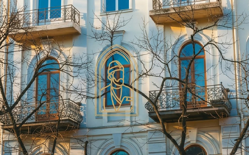 თბილისში, ნომრები 2 სტუმარზე აივნით და ხედით რუსთაველზე