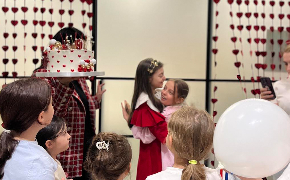 ჯადოსნური, შემოქმედებითი და განმავითარებელი დაბადების დღე 10 ბავშვზე