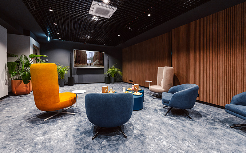 იქირავეთ დახურული სივრცე 6, 12 ან 18 სტუმარზე სასტუმროში