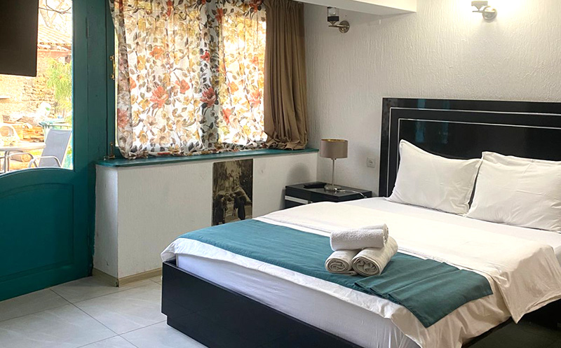 ყვარელში, ნომრები 2 სტუმარზე აივნით და ხედით