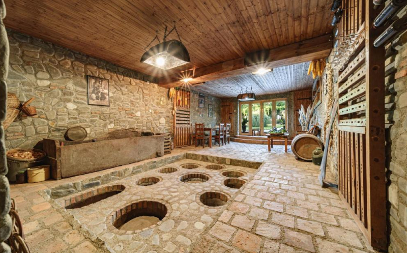 ყვარელში, ნომრები 2 სტუმარზე აივნით და ხედით