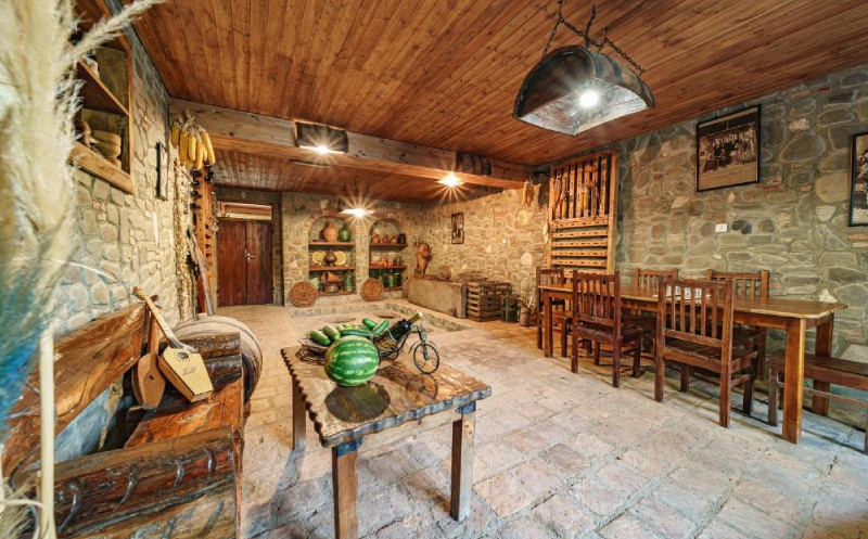 ყვარელში, ნომრები 2 სტუმარზე აივნით და ხედით