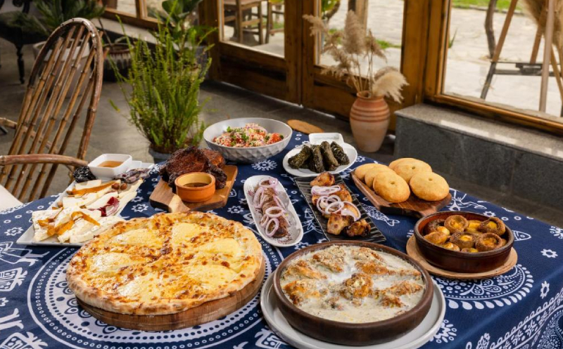 ყვარელში, ნომრები 2 სტუმარზე აივნით და ხედით