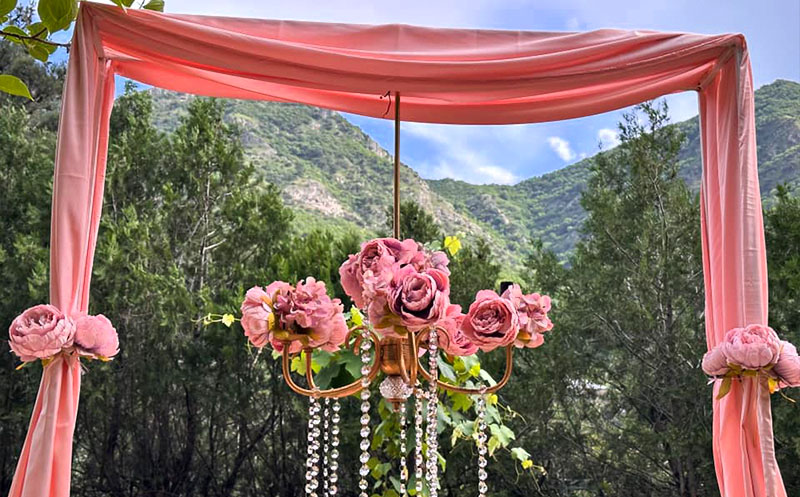 ღია სივრცე მცხეთაში საქორწილო ფოტოსესიებისთვის