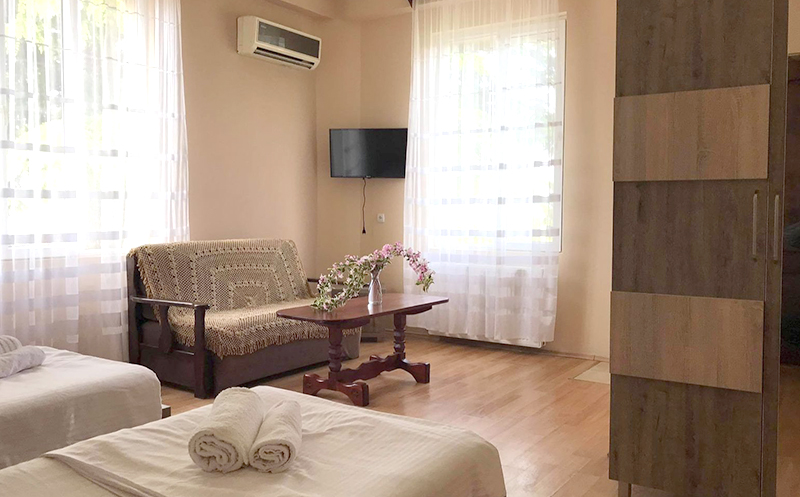 15 მაისიდან! 2, 3 და 4 ადგილიანი ნომრები საუზმით და საბავშვო სივრცით ქობულეთის სასტუმროში!