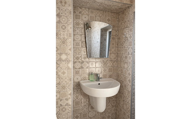 15 მაისიდან! 2, 3 და 4 ადგილიანი ნომრები საუზმით და საბავშვო სივრცით ქობულეთის სასტუმროში!