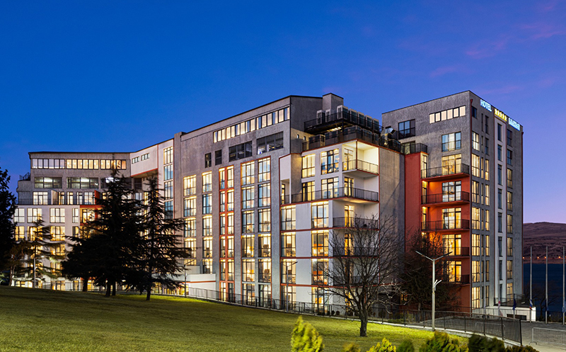 თბილისში, ნომერი 2 სტუმარზე ზღვის ან ტყის ხედებით და ღია აუზით