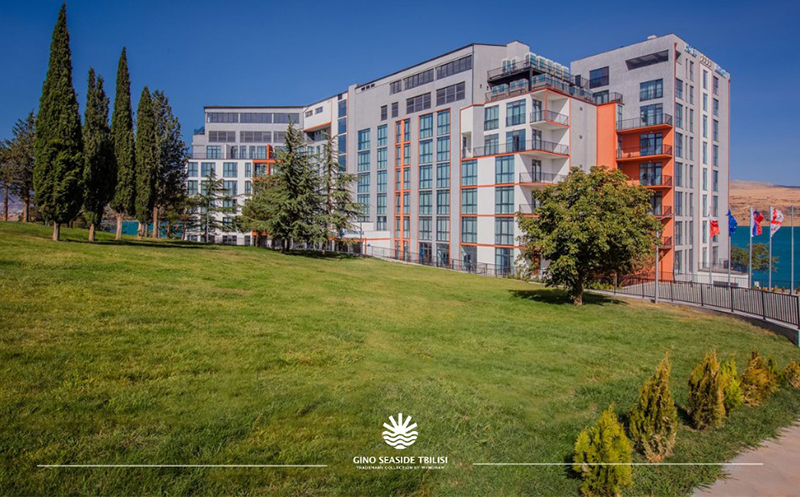 თბილისში, ნომერი 2 სტუმარზე ზღვის ან ტყის ხედებით და ღია აუზით