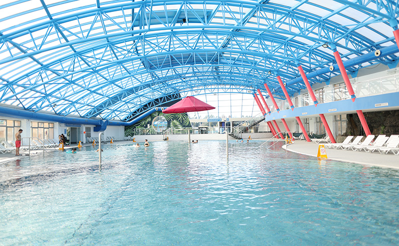 თბილისში, ზღვის უბანში, ჯინოს აკვაპარკთან ერთად, ნომერი 2 სტუმარზე ზღვის ან ტყის ხედებით