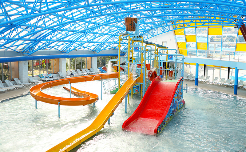 თბილისში, ზღვის უბანში, ჯინოს აკვაპარკთან ერთად, ნომერი 2 სტუმარზე ზღვის ან ტყის ხედებით