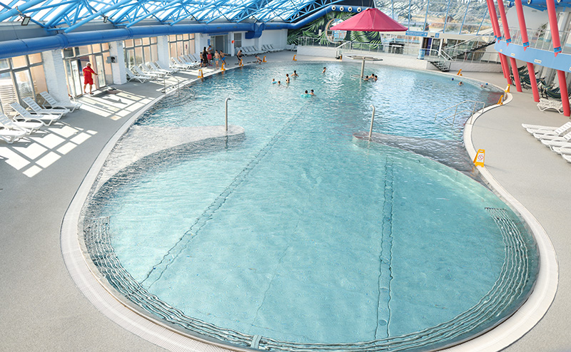 თბილისში, ზღვის უბანში, ჯინოს აკვაპარკთან ერთად, ნომერი 2 სტუმარზე ზღვის ან ტყის ხედებით