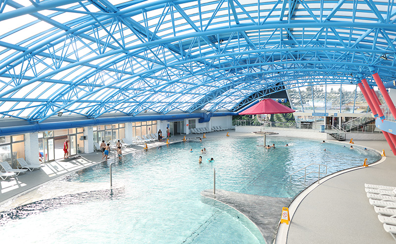 თბილისში, ზღვის უბანში, ჯინოს აკვაპარკთან ერთად, ნომერი 2 სტუმარზე ზღვის ან ტყის ხედებით