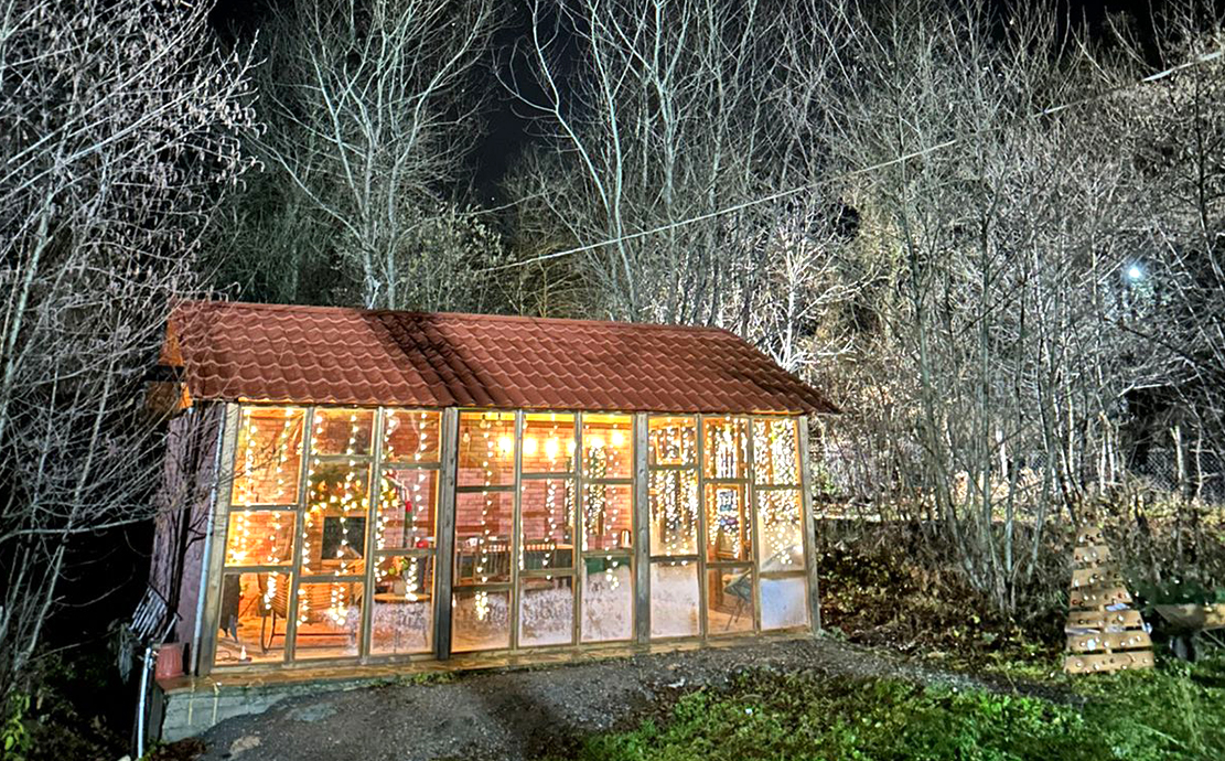 რაჭაში, კოტეჯი 2+1 სტუმარზე ბუხრით და ფანჩატურით