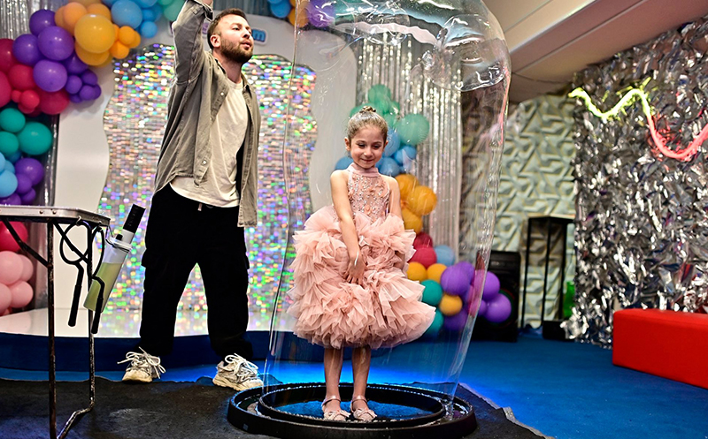 10, 15, 20, 25, და 30 ბავშვზე დაბადების დღის წვეულება და საჩუქრები