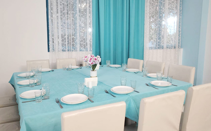 10-12 სტუმარზე ქართული ტრადიციული კერძები და ცოცხალი მუსიკა