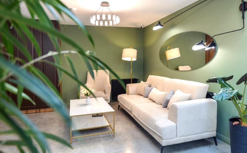 თბილისში, ნომერი 2 სტუმარზე საუზმით