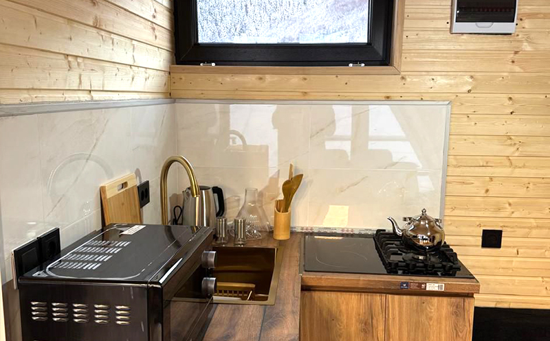 სვანეთში, კოტეჯი 2, 3 ან 4-5 სტუმარზე ბუხრით