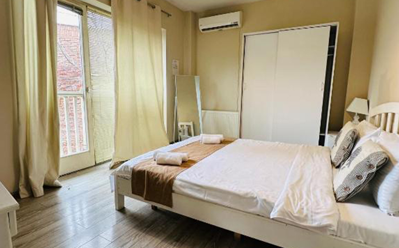 თბილისში, ნომერი 2 სტუმარზე საუზმით და ტერასით