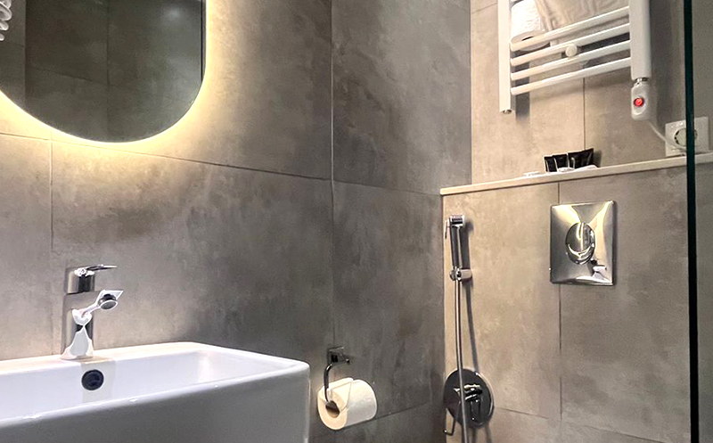 თბილისში, ნომრები 2-3 სტუმარზე საუზმით