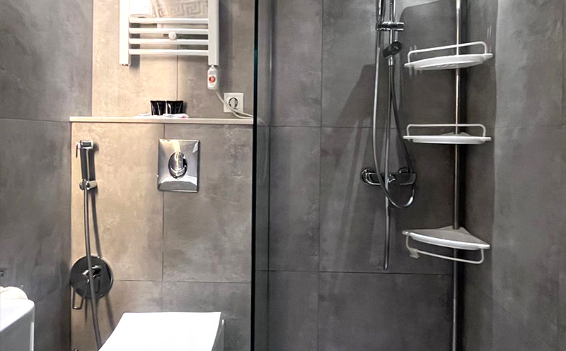 თბილისში, ნომრები 2-3 სტუმარზე საუზმით