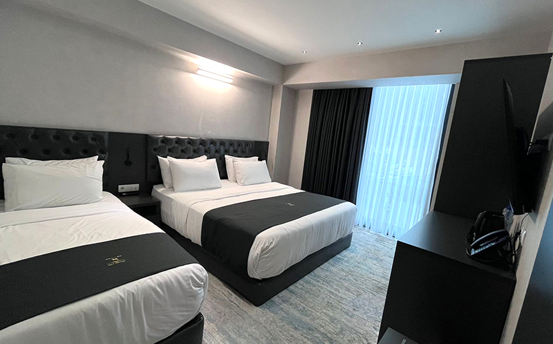 თბილისში, ნომრები 2-3 სტუმარზე საუზმით