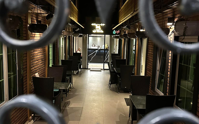 თბილისში, ნომრები 2-3 სტუმარზე საუზმით