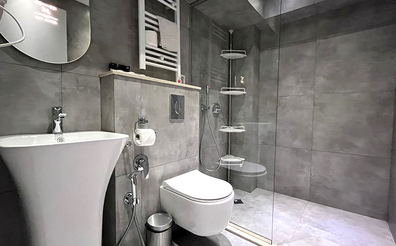 თბილისში, ნომრები 2-3 სტუმარზე საუზმით