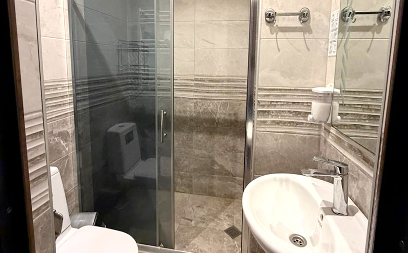 ბაკურიანთან ახლოს, კურორტ ტბაზე, ნომერი 2-3 სტუმარზე საუზმით