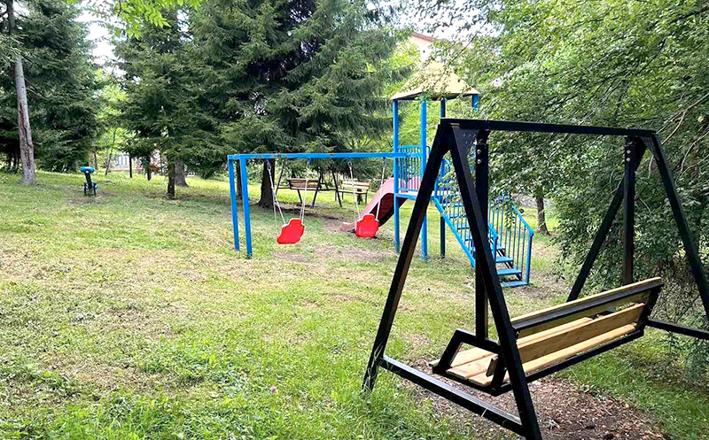 ბაკურიანთან ახლოს, კურორტ ტბაზე, ნომერი 2-3 სტუმარზე საუზმით