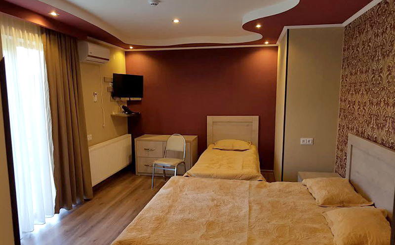 ბაკურიანთან ახლოს, კურორტ ტბაზე, ნომერი 2-3 სტუმარზე საუზმით