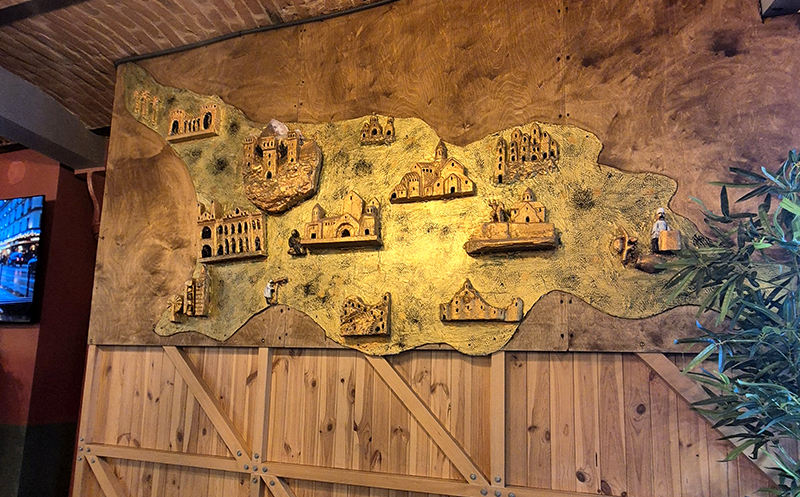 10-12 სტუმარზე, კერძები, ღვინო და ცოცხალი მუსიკა