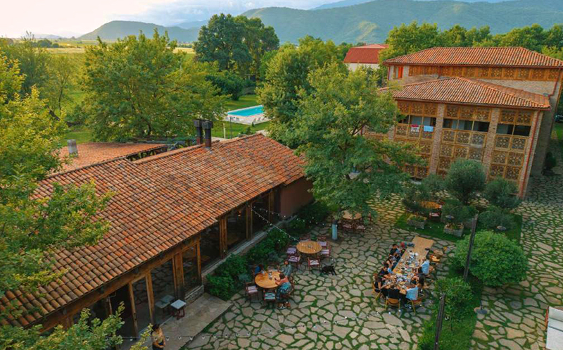 2 სტუმარზე ნომრები კახეთში საუზმით