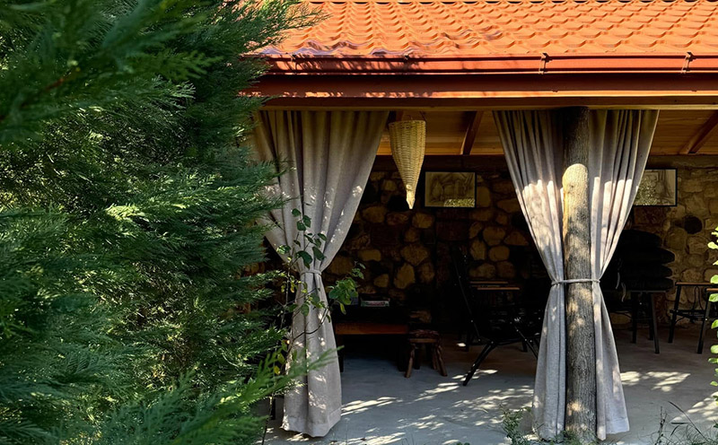 რაჭაში, ნომრები 2 სტუმარზე საუზმით1